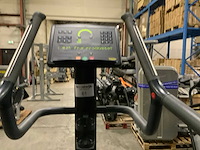 Technogym excite climbmill 1000 led crosstrainer - afbeelding 4 van  5