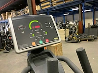 Technogym excite crossover 500 led crosstrainer - afbeelding 4 van  7