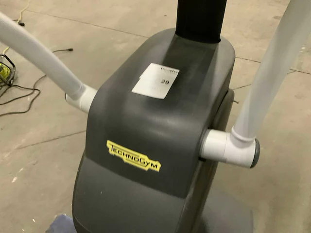Technogym excite crossover 500 led crosstrainer - afbeelding 4 van  7