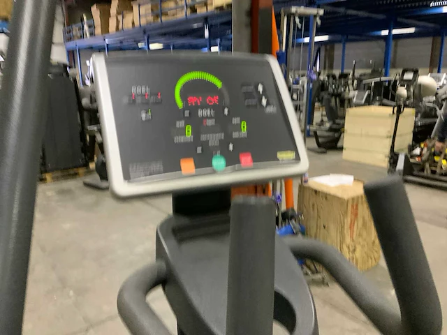 Technogym excite crossover 500 led crosstrainer - afbeelding 5 van  7