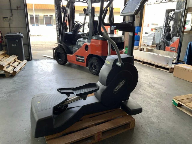 Technogym excite crossover 500 led crosstrainer - afbeelding 5 van  5