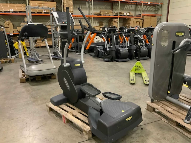 Technogym excite crossover 500 led crosstrainer - afbeelding 2 van  6