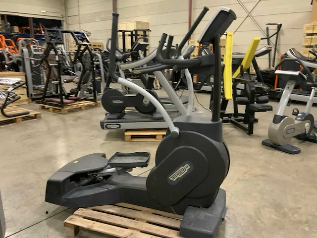 Technogym excite crossover 500 led crosstrainer - afbeelding 5 van  6