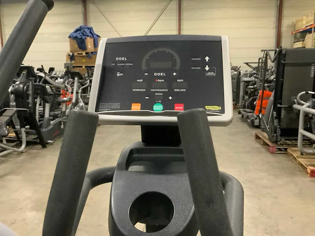 Technogym excite crossover 500 led crosstrainer - afbeelding 3 van  5