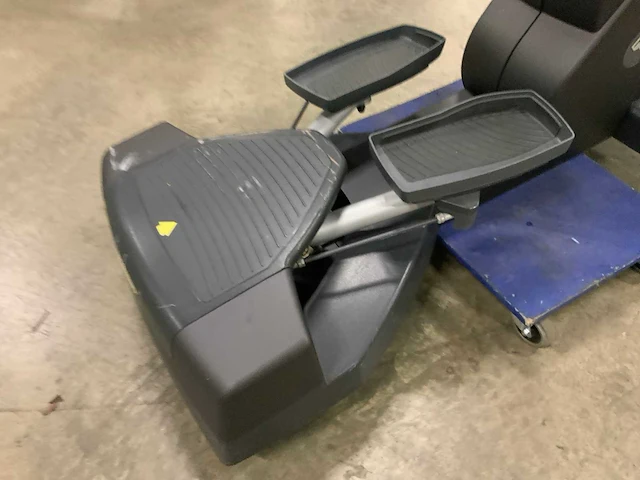Technogym excite crossover 500 led crosstrainer - afbeelding 2 van  5