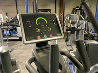 Technogym excite crossover 500 led crosstrainer - afbeelding 3 van  5