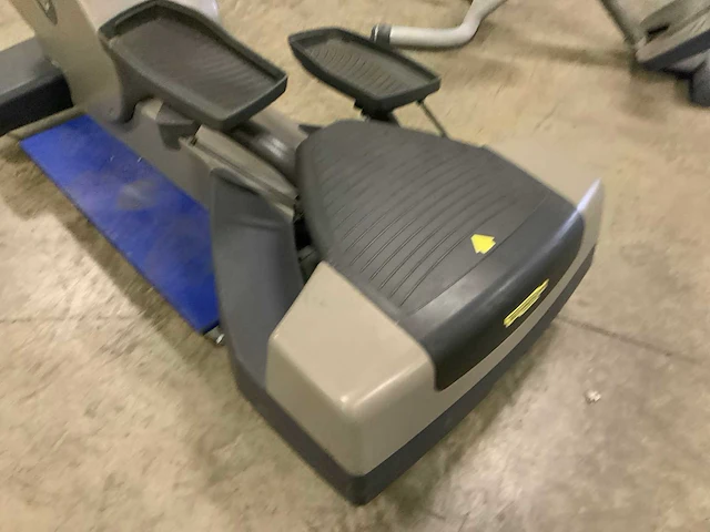 Technogym excite crossover 700 led crosstrainer - afbeelding 2 van  5