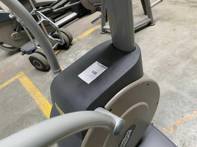 Technogym excite crossover 700 led crosstrainer - afbeelding 2 van  5