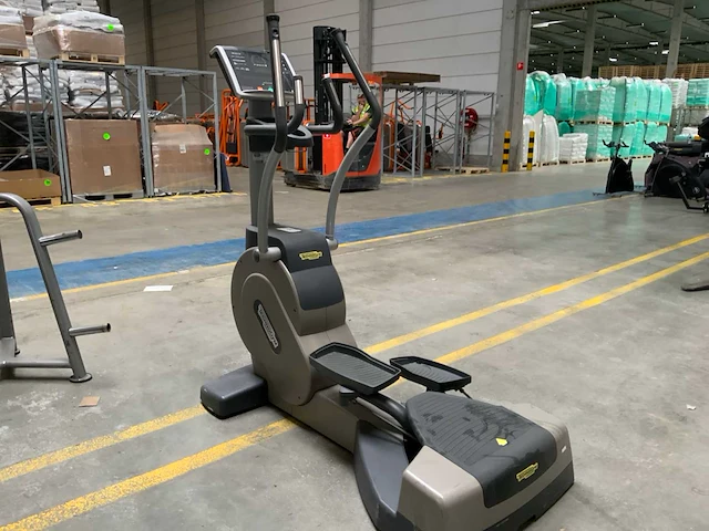 Technogym excite crossover 700 led crosstrainer - afbeelding 5 van  5