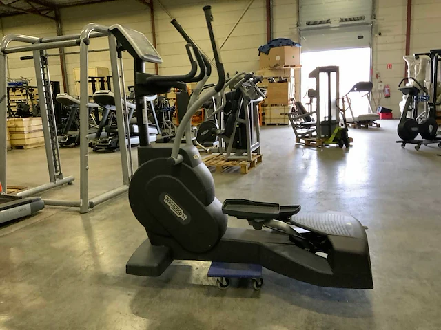 Technogym excite crossover 700 led crosstrainer - afbeelding 6 van  6