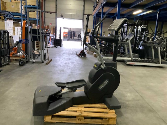 Technogym excite crossover 700 led crosstrainer - afbeelding 3 van  6