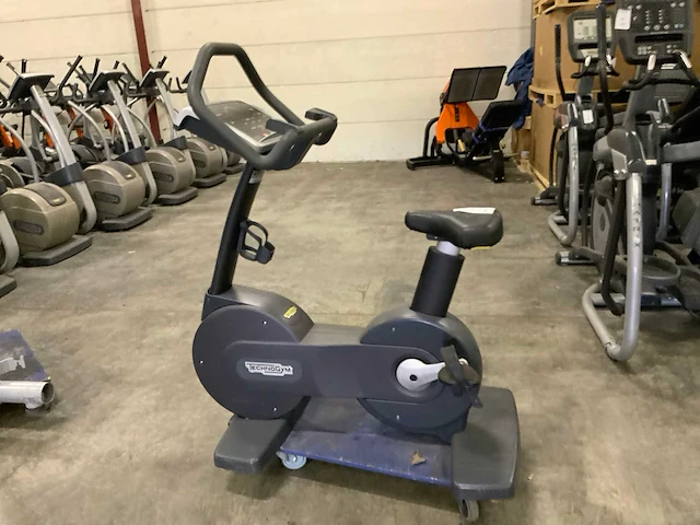 Technogym excite new bike 500 led home trainer - afbeelding 1 van  6