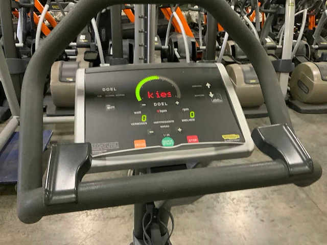 Technogym excite new bike 500 led home trainer - afbeelding 4 van  6