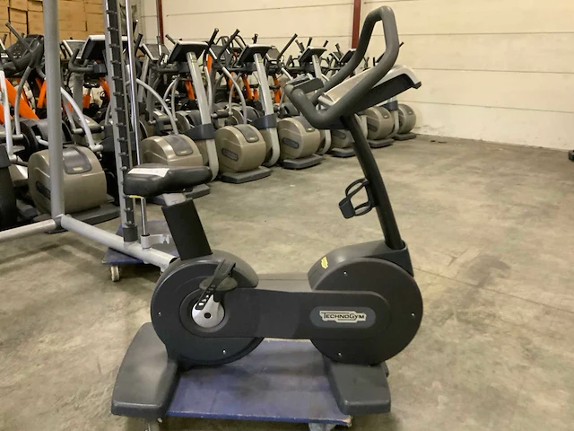 Technogym excite new bike 500 led home trainer - afbeelding 5 van  6