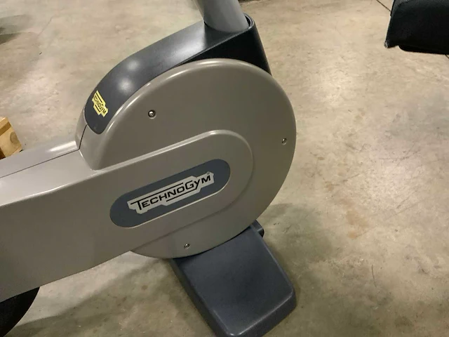 Technogym excite new bike 500 led home trainer - afbeelding 6 van  6