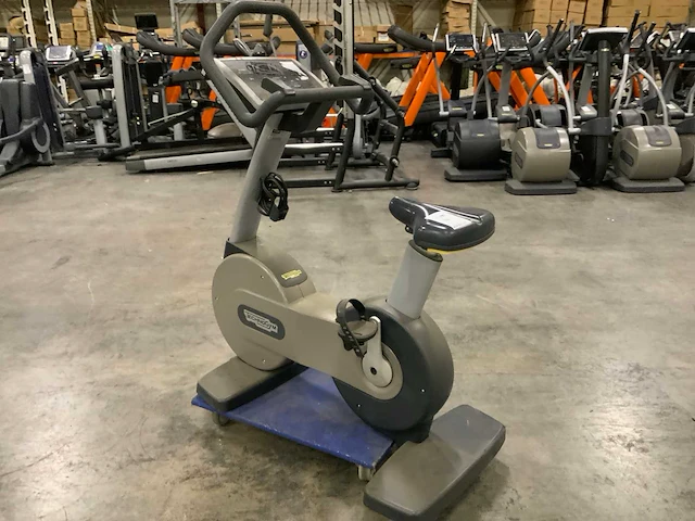 Technogym excite new bike 500 led home trainer - afbeelding 1 van  4