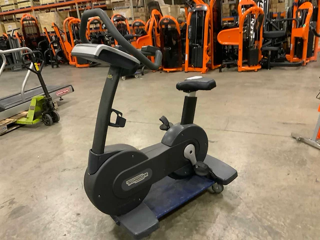 Technogym excite new bike 500 led home trainer - afbeelding 4 van  4