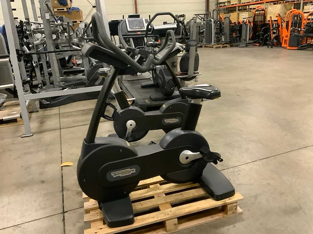 Technogym excite new bike 500 led home trainer - afbeelding 3 van  6