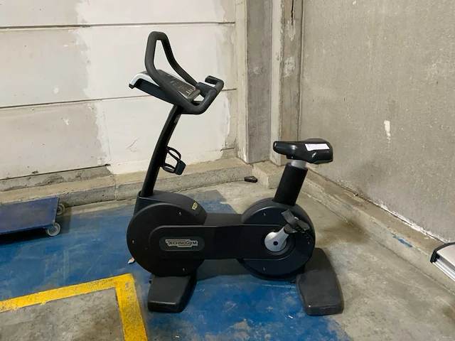 Technogym excite new bike 500led home trainer - afbeelding 2 van  6
