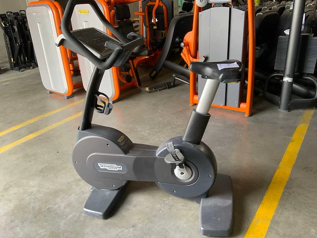 Technogym excite new bike 500led home trainer - afbeelding 5 van  6