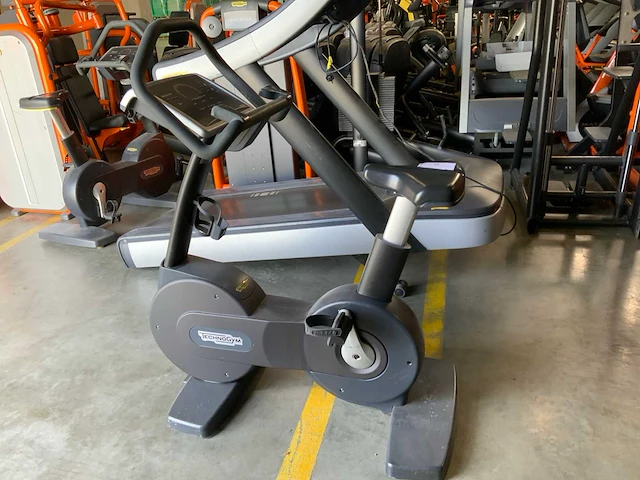 Technogym excite new bike 500led home trainer - afbeelding 1 van  5