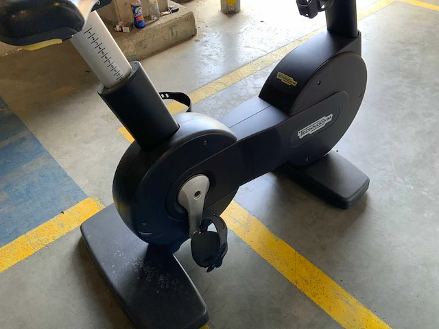 Technogym excite new bike 500led home trainer - afbeelding 3 van  5