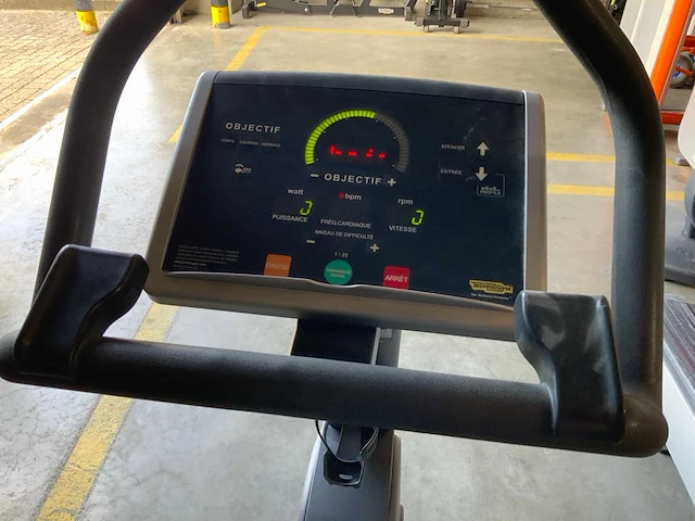 Technogym excite new bike 500led home trainer - afbeelding 4 van  5