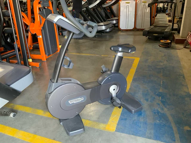 Technogym excite new bike 500led home trainer - afbeelding 1 van  4