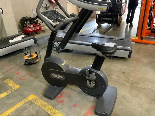 Technogym excite new bike 500led home trainer - afbeelding 1 van  6
