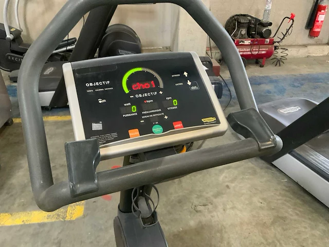 Technogym excite new bike 500led home trainer - afbeelding 4 van  6