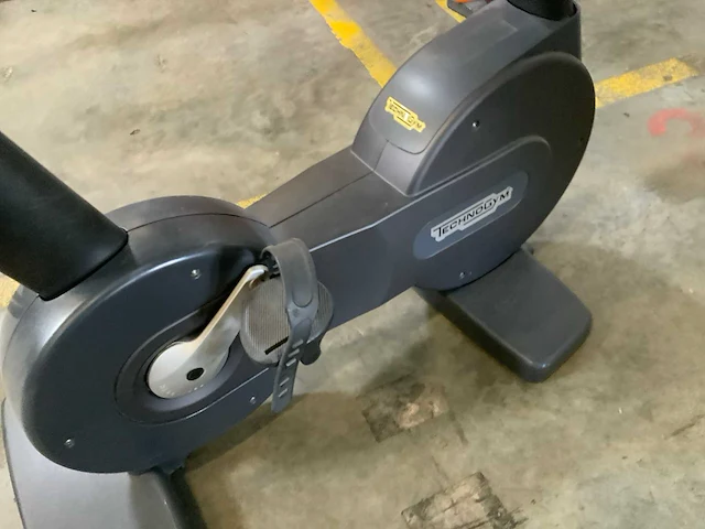 Technogym excite new bike 500led home trainer - afbeelding 6 van  6