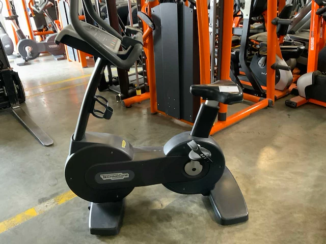 Technogym excite new bike 500led home trainer - afbeelding 2 van  5