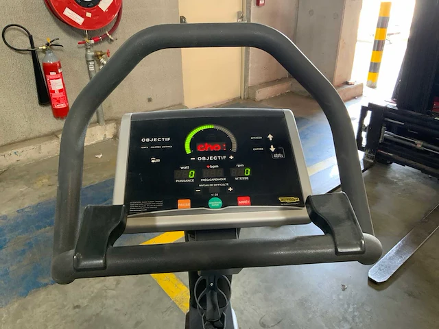 Technogym excite new bike 500led home trainer - afbeelding 4 van  5