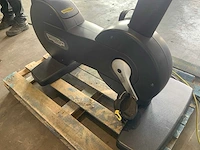 Technogym excite+ new bike 700 visioweb home trainer - afbeelding 5 van  7