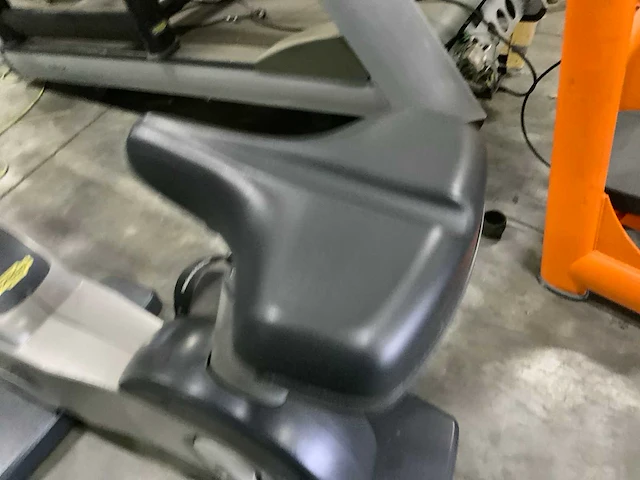 Technogym excite new bike uprightbike home trainer - afbeelding 4 van  6