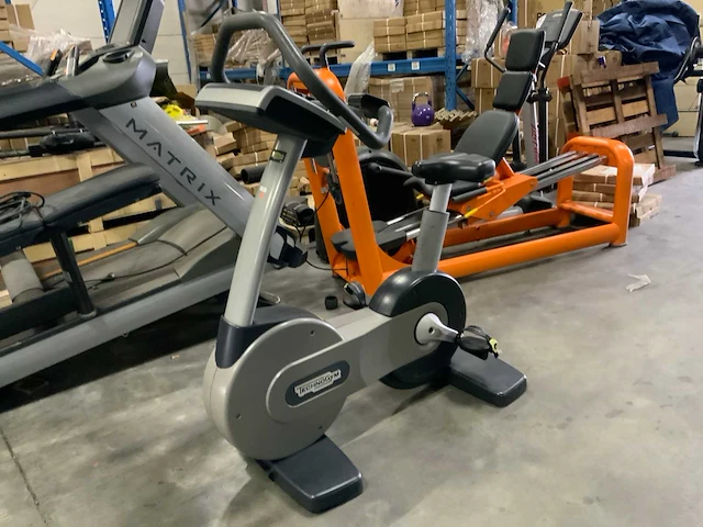 Technogym excite new bike uprightbike home trainer - afbeelding 6 van  6