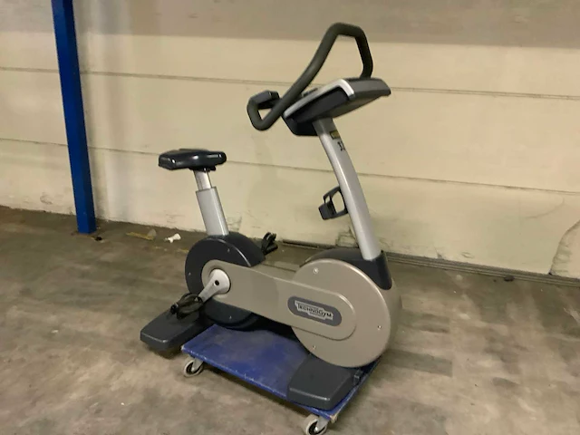 Technogym excite new bike uprightbike home trainer - afbeelding 2 van  5