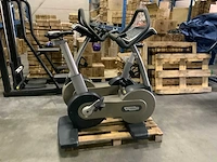Technogym excite new bike uprightbike home trainer - afbeelding 1 van  5