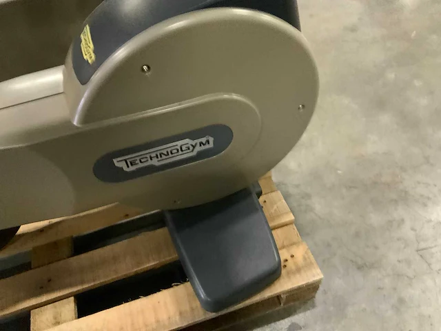 Technogym excite new bike uprightbike home trainer - afbeelding 2 van  5