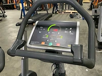 Technogym excite new bike uprightbike home trainer - afbeelding 3 van  5