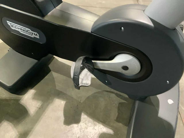 Technogym excite new bike visioweb home trainer - afbeelding 4 van  6