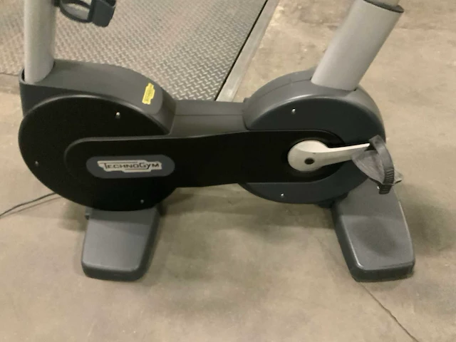 Technogym excite+ new bike visioweb home trainer - afbeelding 6 van  6