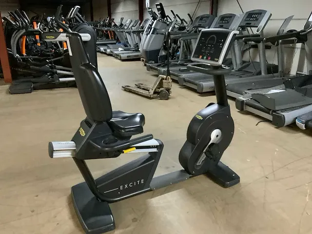 Technogym excite+ recline 500 led home trainer - afbeelding 1 van  5