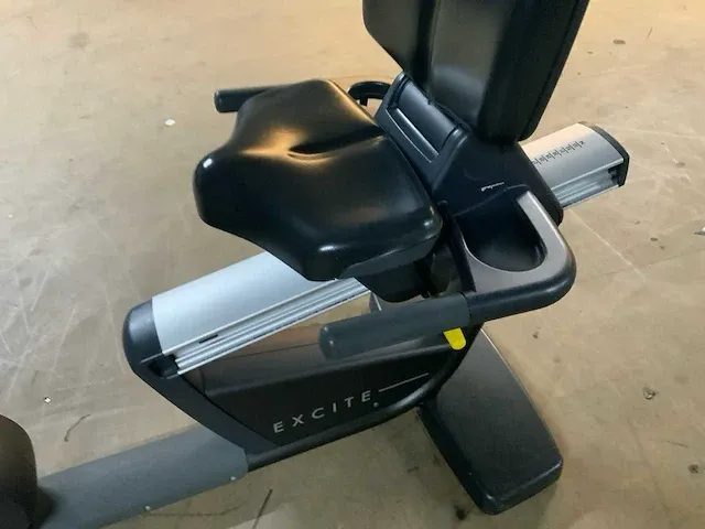 Technogym excite+ recline 500 led home trainer - afbeelding 3 van  5