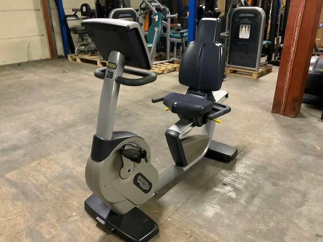 Technogym excite recline 500 led recumbent bike home trainer - afbeelding 4 van  6