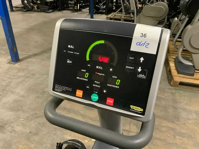 Technogym excite recline 500 led recumbent bike home trainer - afbeelding 4 van  6