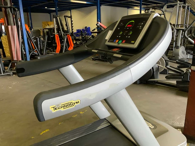 Technogym excite+ run now 500 led loopband - afbeelding 6 van  7