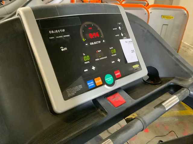 Technogym excite run now 500 led loopband - afbeelding 2 van  5