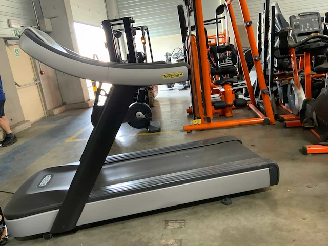 Technogym excite run now 500 led loopband - afbeelding 5 van  5