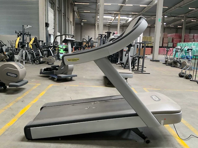 Technogym excite run now 500 led loopband - afbeelding 1 van  6